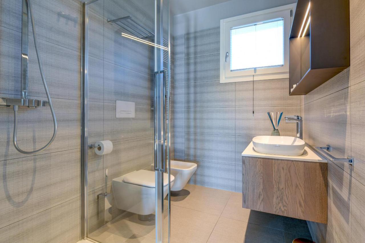Rio Beach Apartment Дезенцано-дель-Гарда Экстерьер фото