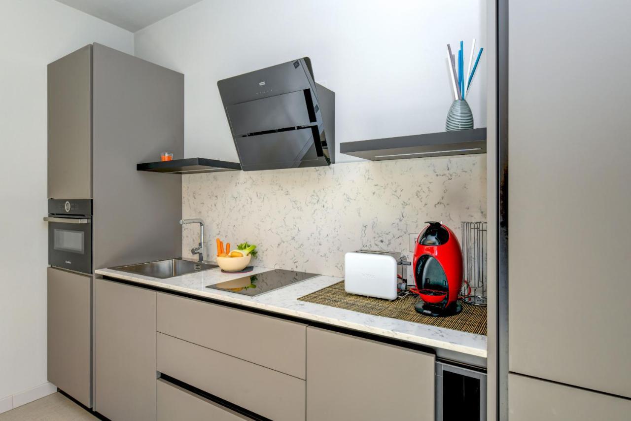 Rio Beach Apartment Дезенцано-дель-Гарда Экстерьер фото